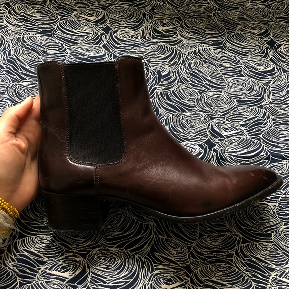 Frye Shoes - Dara Chelsea Boots